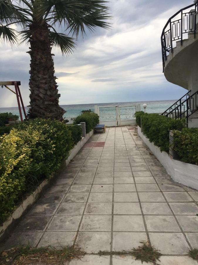 Seafront Maisonette In Fourka Ngoại thất bức ảnh
