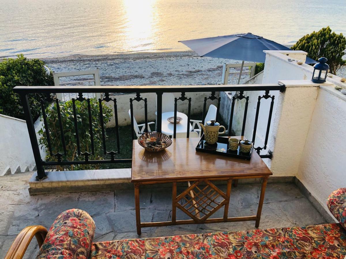 Seafront Maisonette In Fourka Ngoại thất bức ảnh