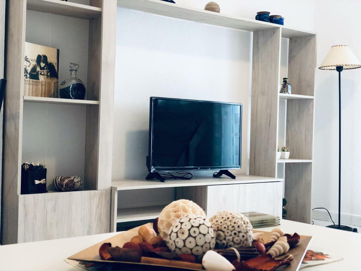 Seafront Maisonette In Fourka Ngoại thất bức ảnh