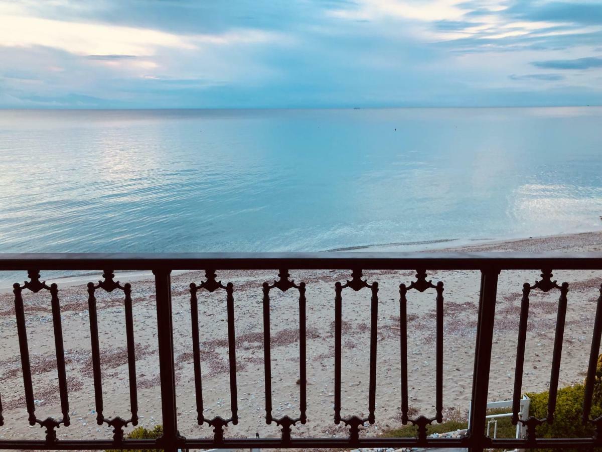 Seafront Maisonette In Fourka Ngoại thất bức ảnh